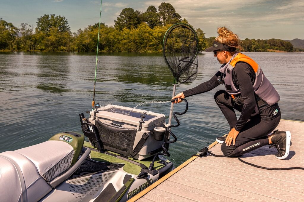 Skútr vodní Sea-Doo FishPro APEX 300 iDF