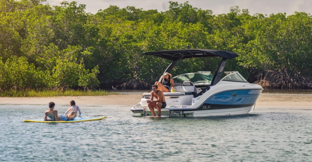 Sea Ray SLX 260